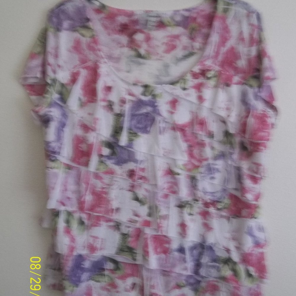 Dressbarn size 1X multi-color pink/purple/white layered top